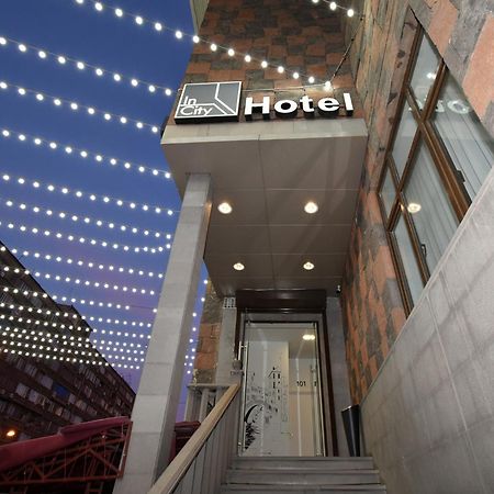 In City Hotel Erywań Zewnętrze zdjęcie